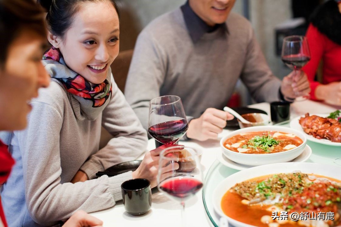 有人执意要请你吃饭高情商回话,有人要请你吃饭高情商拒绝