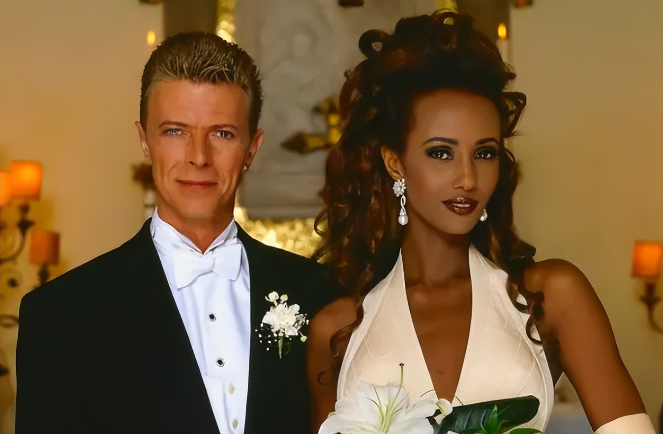 大卫鲍伊妆容,大卫·鲍伊年轻照片