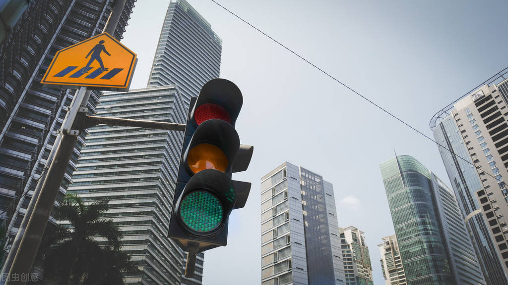 人大代表建议“机动车不闯黄灯”，公安部门答复