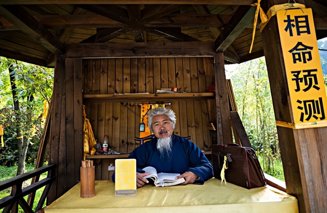 左眼跳财右眼跳灾民间说法,民间有句俗话叫左眼跳财右眼跳灾