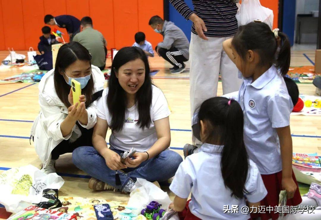小学生爱心义卖暖人心,以爱为名的义卖