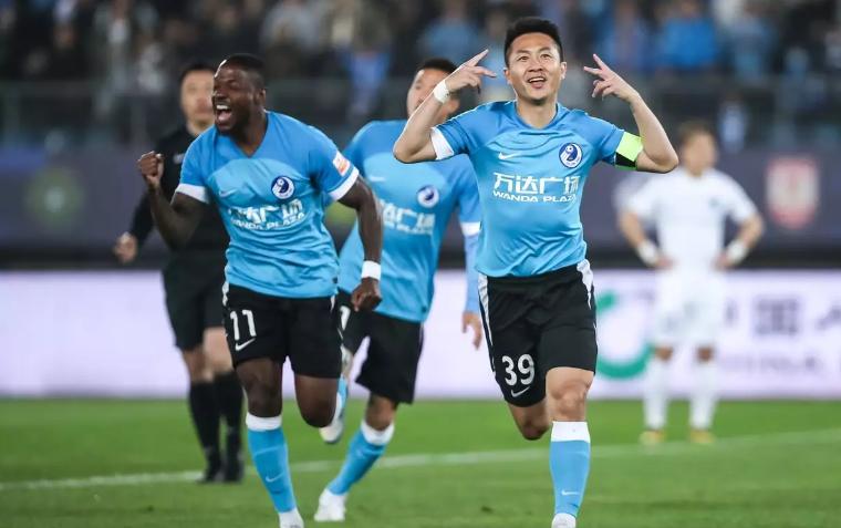 马宁到底有没有误判中超积分榜,2018中超联赛马宁