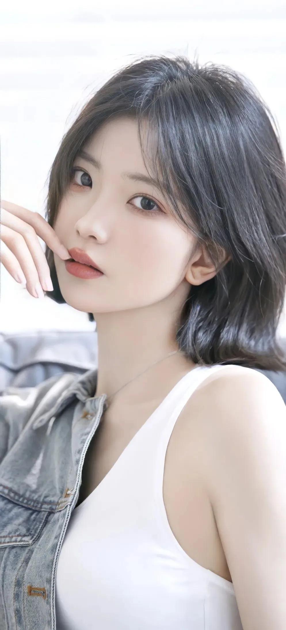 美女锁屏壁纸和桌面壁纸一套,抖音壁纸最近很火的美女壁纸原图