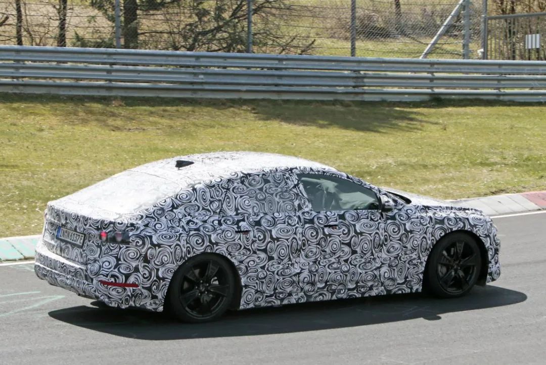 路虎全新卫士svr车型售价,奥迪a6和揽胜运动版