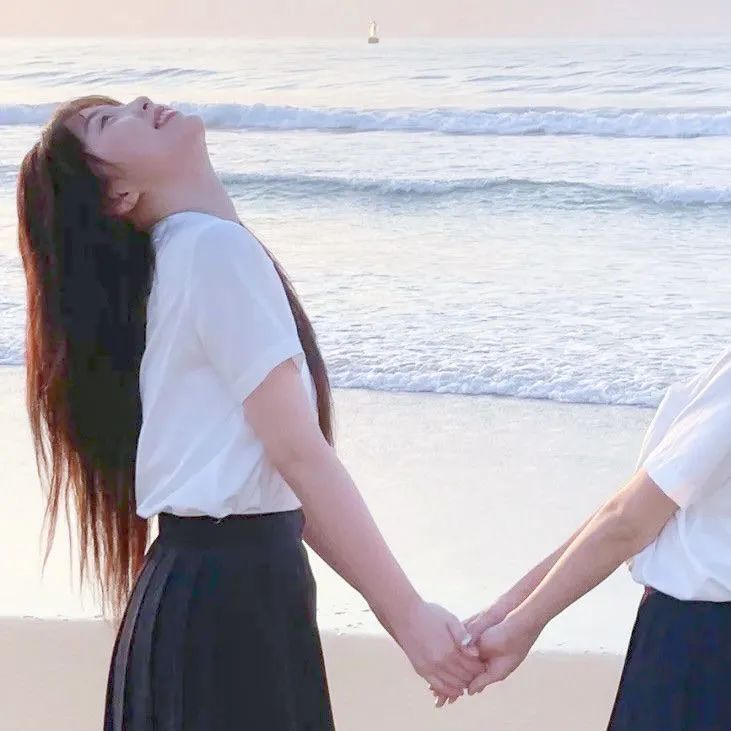 闺蜜头像一左一右真人可爱姐妹,情侣头像和闺蜜头像连在一起的