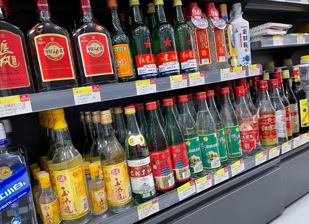 为什么农村自酿的酒自己村的不喝,农村自酿酒放几年最好喝
