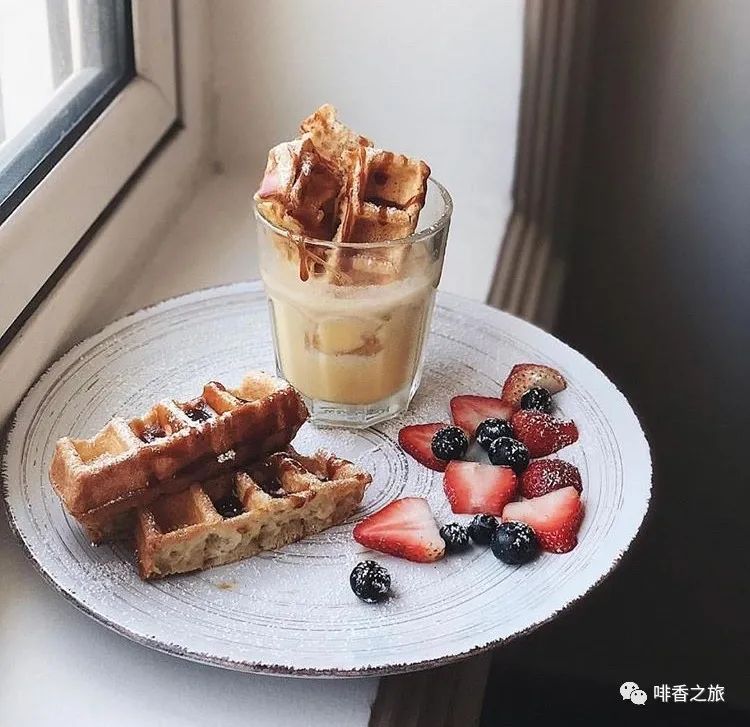 杏仁奶和纯牛奶哪个营养高,杏仁奶和豆奶的区别