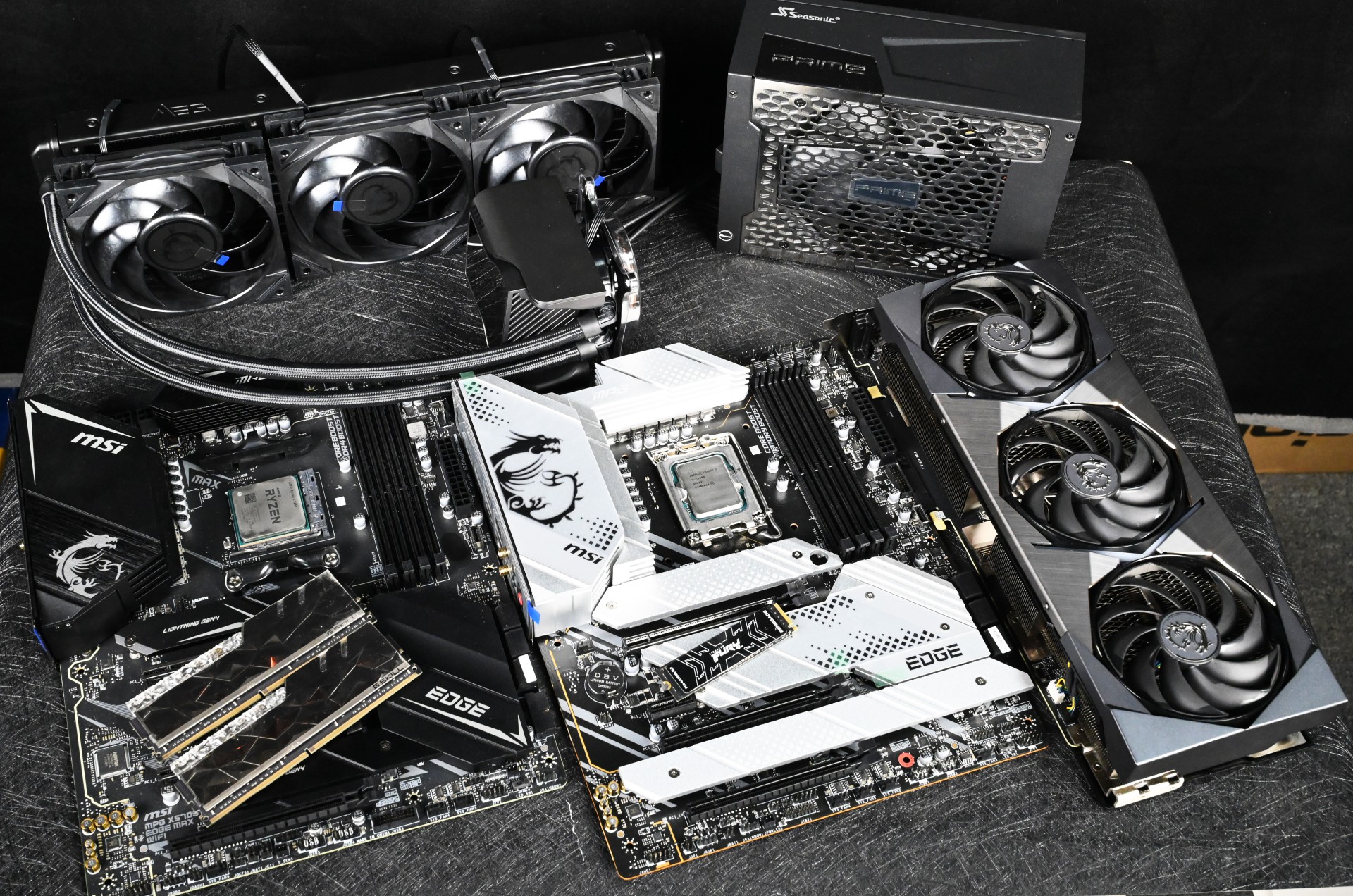 游戏入门电脑配置,amdr55600x与i512400f哪个好