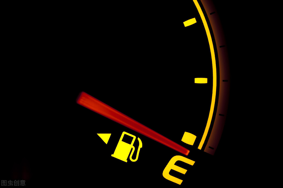 油表指示灯亮还能开多久,油表灯亮了还能开多久在哪显示
