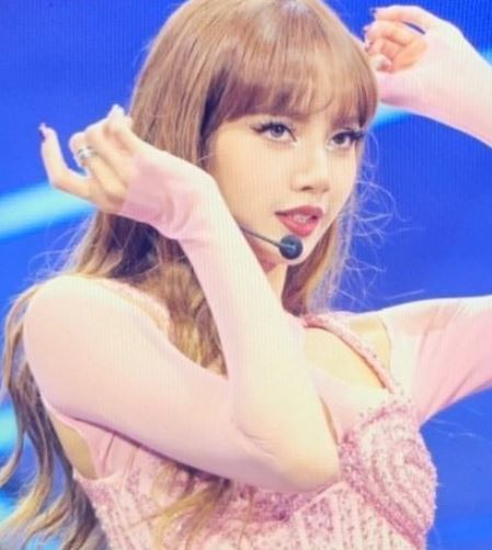 韩国女星着装惹争议,韩国女星穿着惹争议