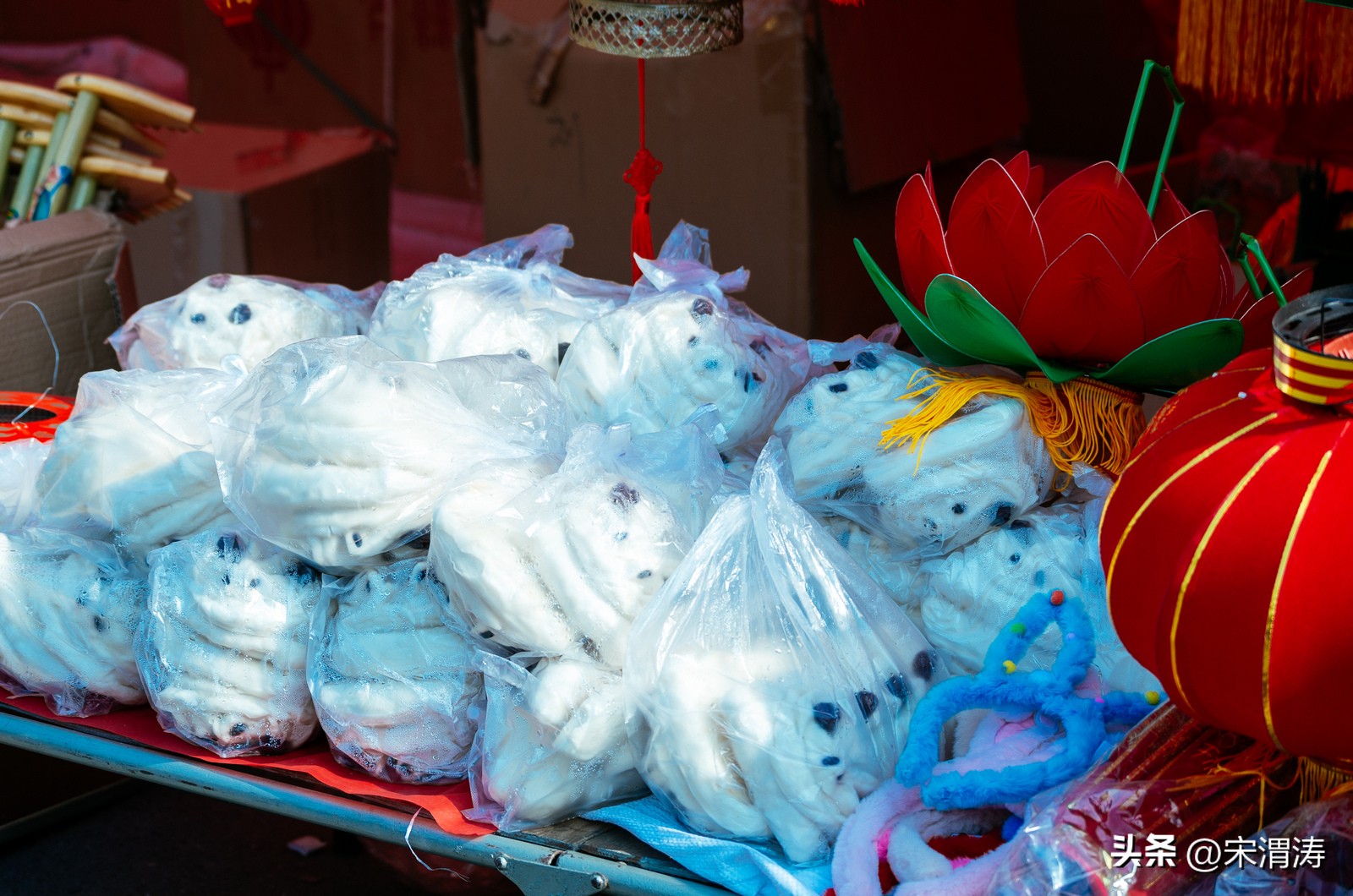 陕西渭南：红红火火络绎不绝的西三路灯笼市场图纪