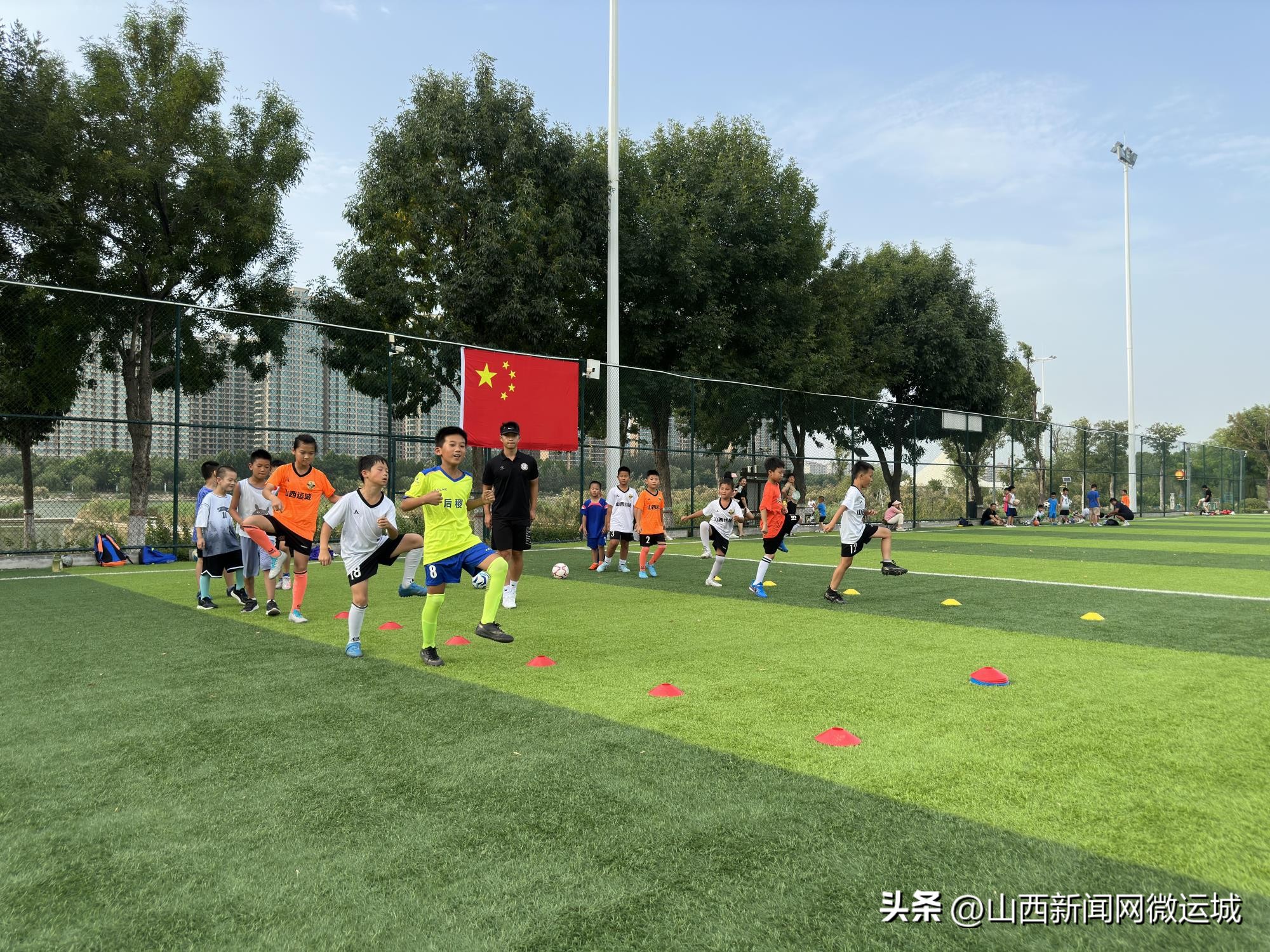 运城足球夏令营,2024年青少年足球夏令营公益
