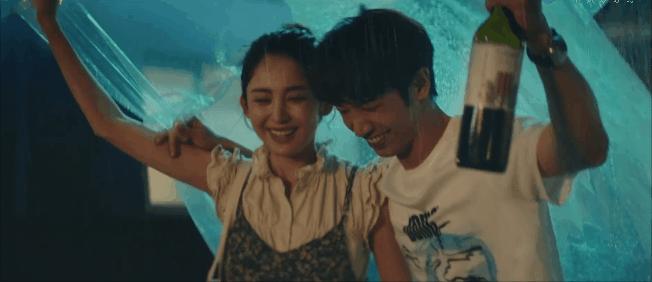 20多年了，这个姿势还是撩妹必杀技