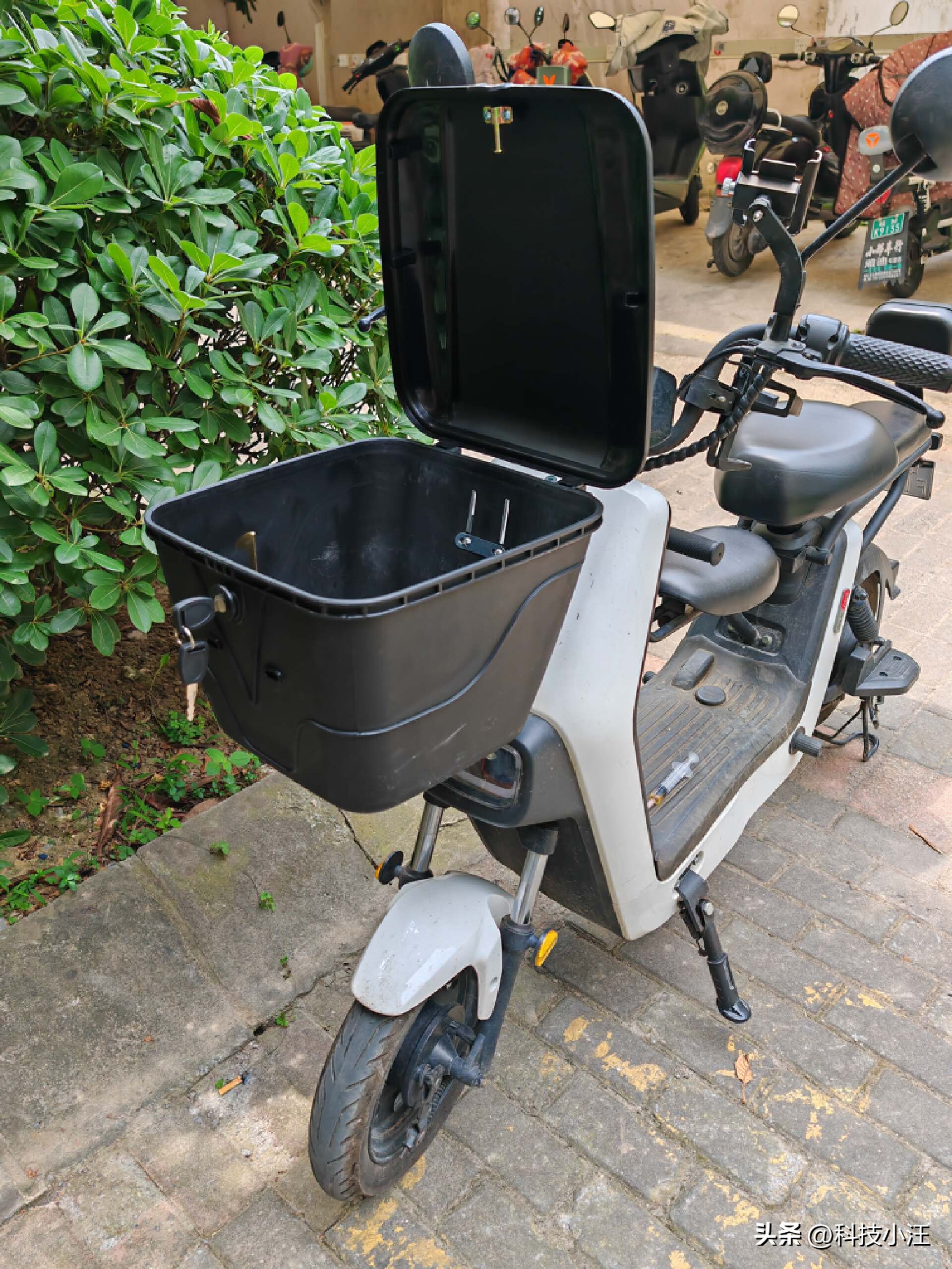 小牛G0配件,小牛g0带锁吗