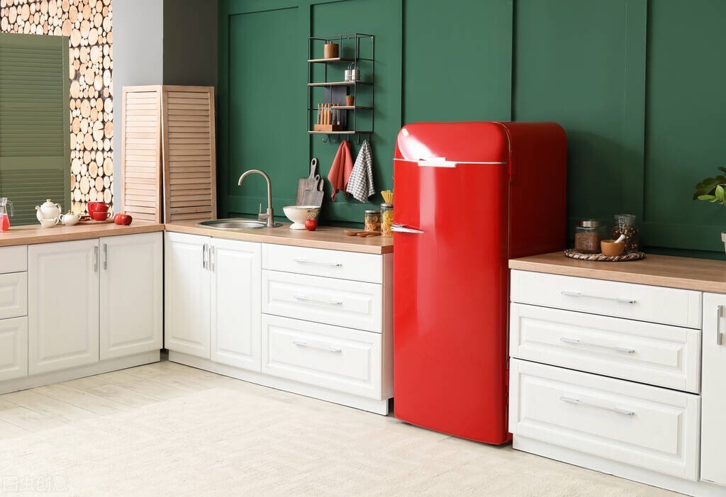 冰箱太脏了怎么洗才干净,冰箱脏了用什么来擦最快方法