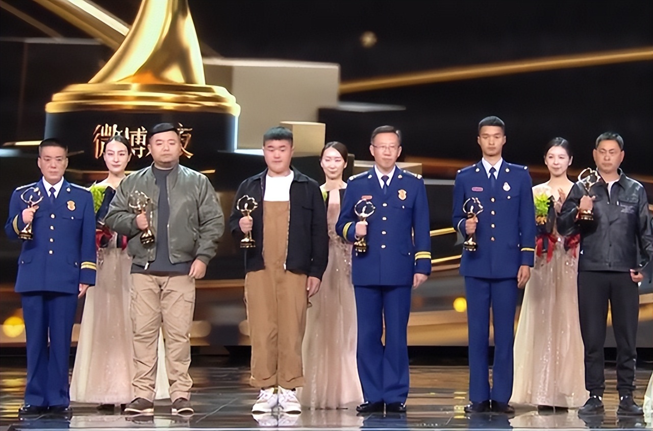 微博之夜照妖镜小动作,微博之夜成女星照妖镜