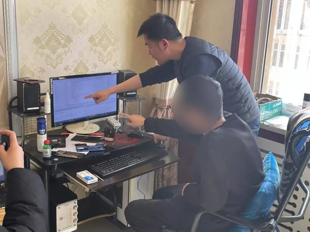 【除隐患铸平安】黑客团伙“师徒四人”强制一键“刷机”