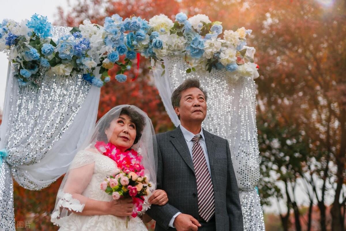 感谢女婿带岳父母旅游,带父母和岳父母旅游出钱合适吗