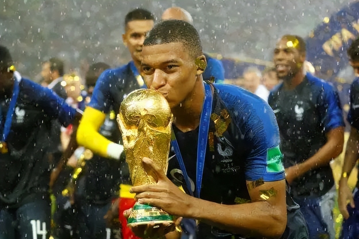 世界杯足球幕后故事,足球世界杯的由来