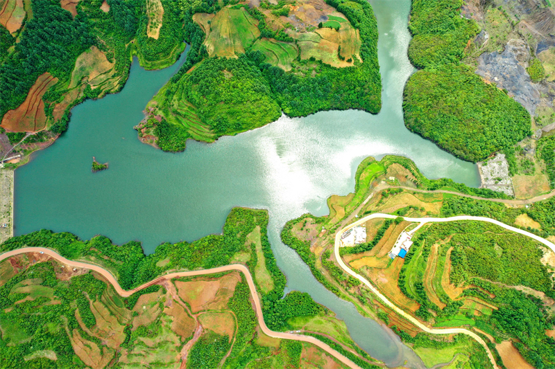 精雕细琢“绣”出美丽家园新画卷——富源县竹园镇创建国家卫生乡镇工作纪实