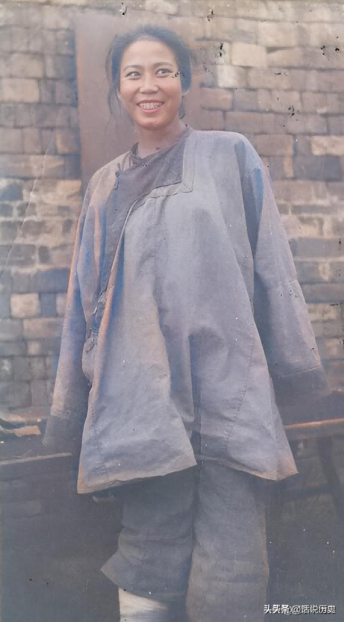 21张真实又罕见的老照片，阴毛假发工作者，我怀疑他用错地方了2