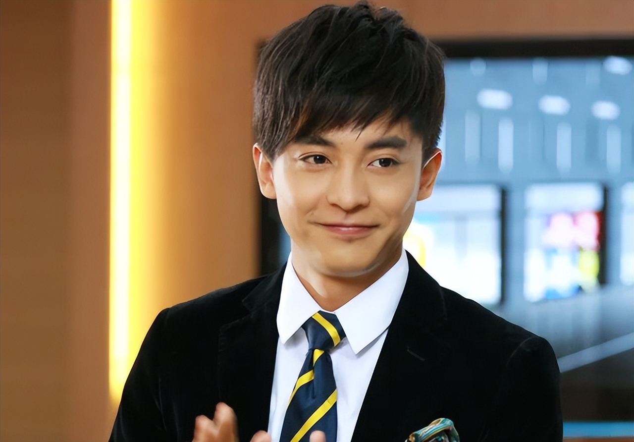 李佳航照片被用在教材上十几年,李佳航照片被用在教材上