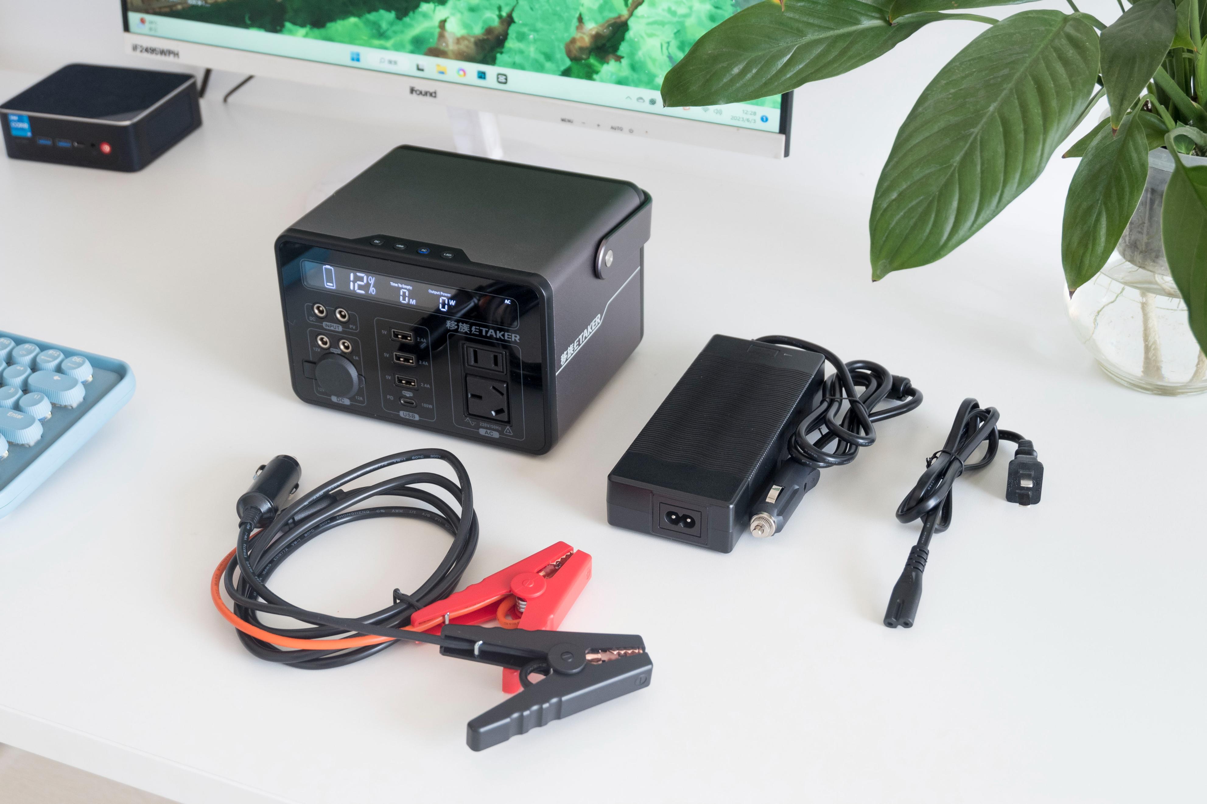 0.3度电的户外电源只有巴掌大小，350W大功率，移族P300确实香