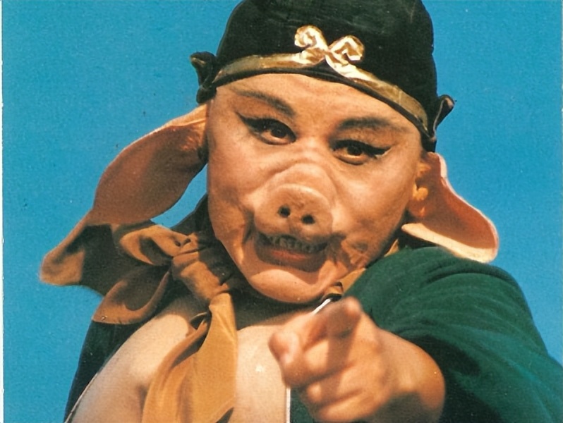 杨洁为何没有换掉六小龄童,杨洁为何没有换掉六小龄童呢