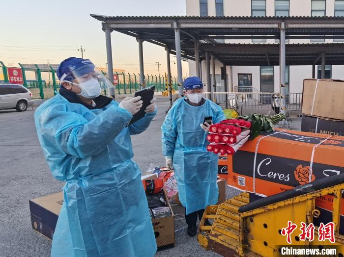 海关保障跨境商品快速通关,保障节日市场蔬菜供应