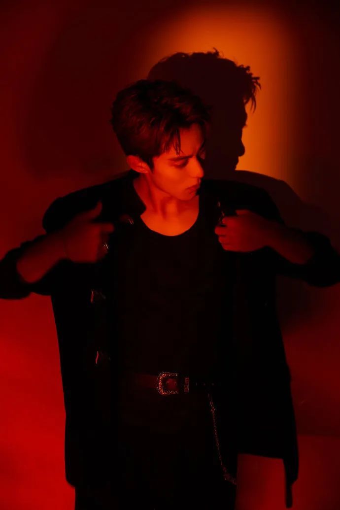 男士头发稀少适合剪什么发型,35到40岁的男士发型怎么剪