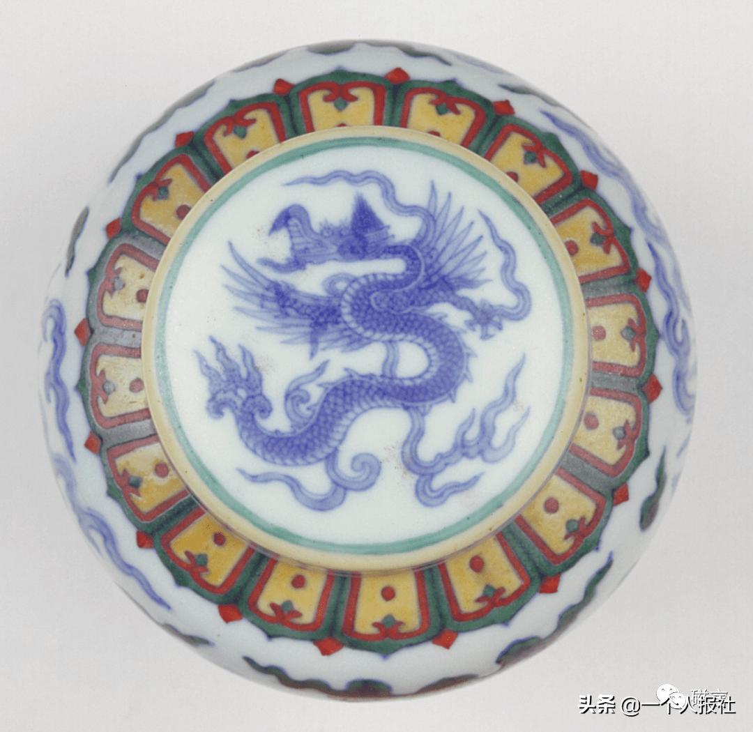 瓷中臻品景德镇,斗彩瓷的历史记录