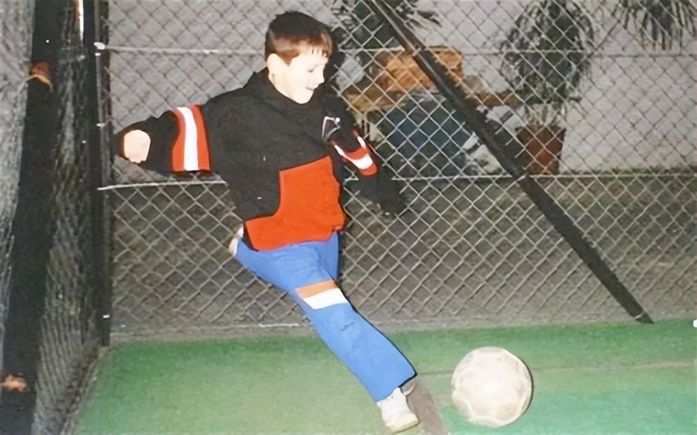 足球界的清流+顶流，一代球星梅西这样炼成！