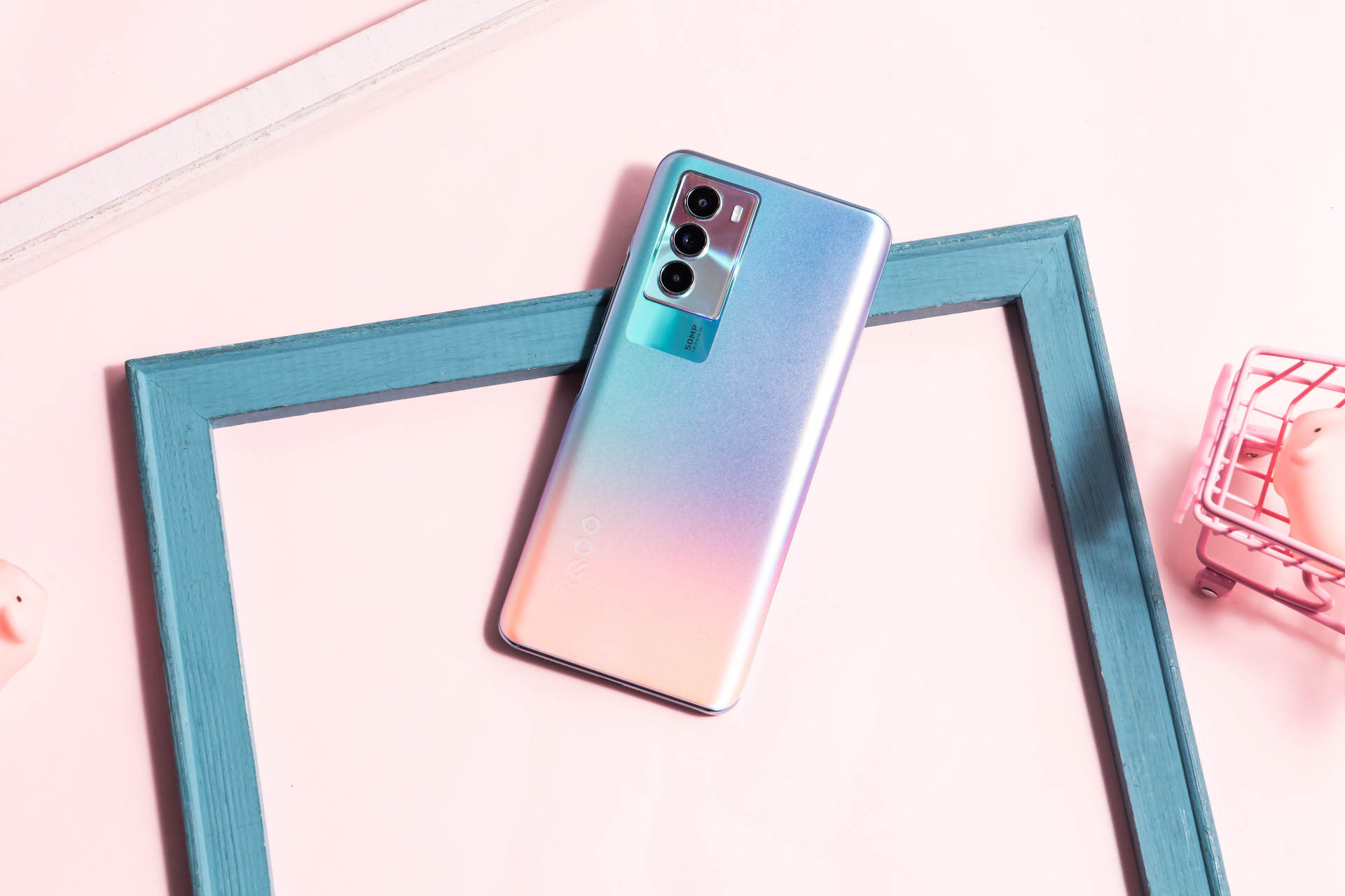 iqooneo5s测评对比一加9,iqooneo5s双芯旗舰