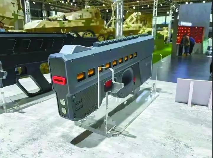 国产新式电磁枪试射,中国激光电磁枪