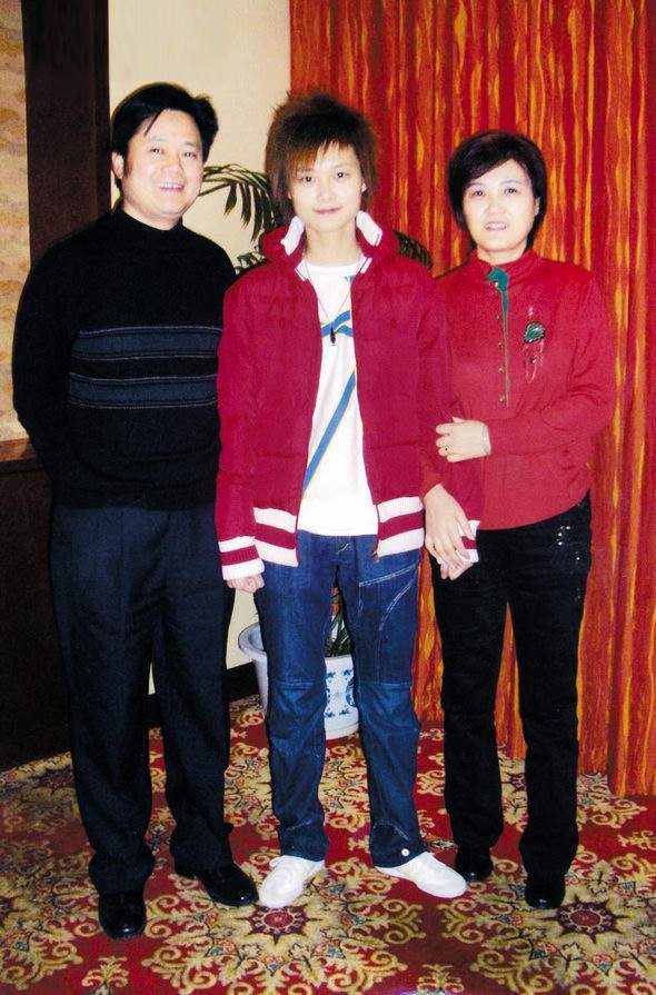 李宇春妈妈徐圣云年龄,李宇春母亲近况