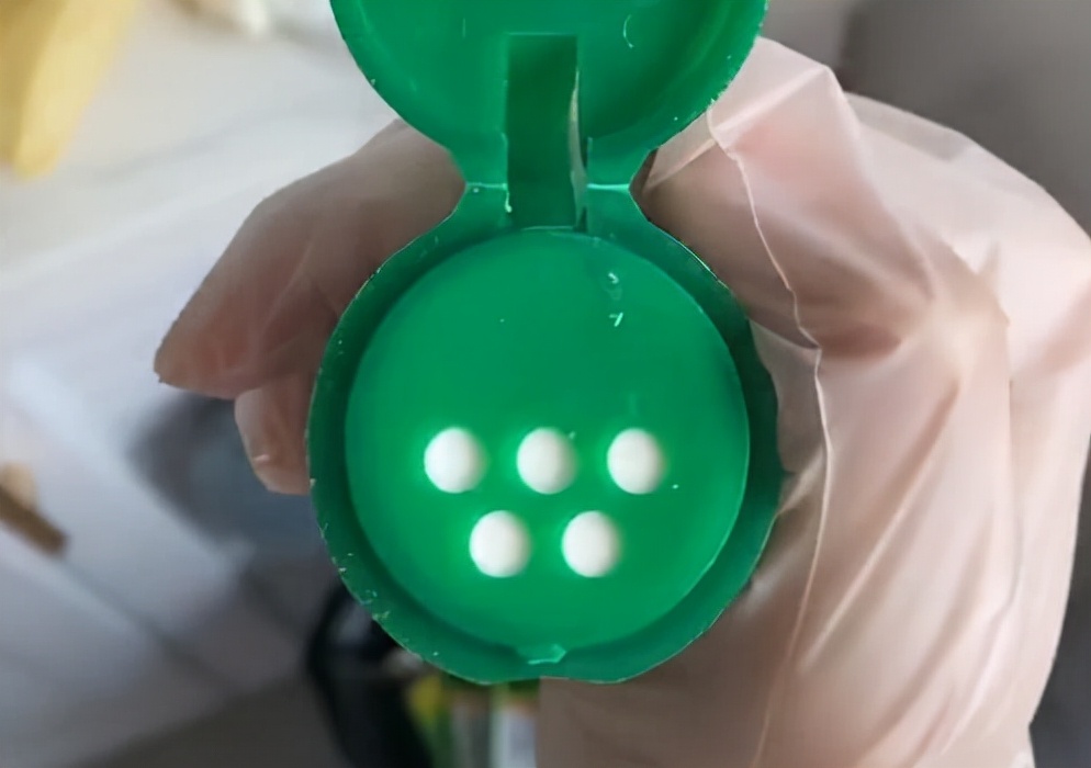 女子吃了一年的胡椒面,女子吃了一年的胡椒粉