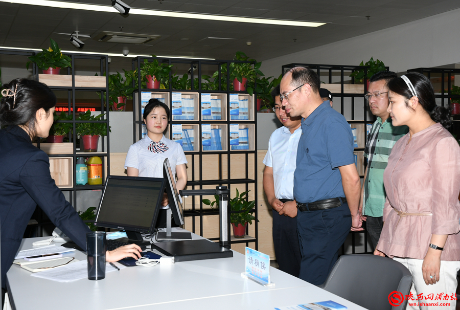 市政协调研组来县政务服务中心,福州市行政服务中心领导