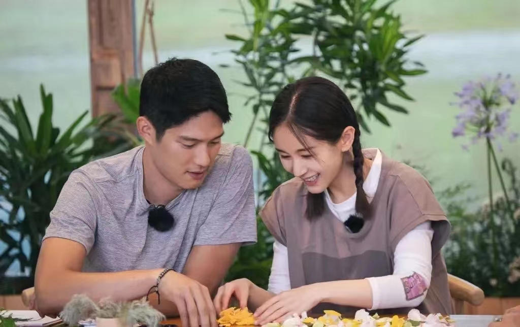 刚治好内娱的精神内耗，演《三体》的她就Be了？