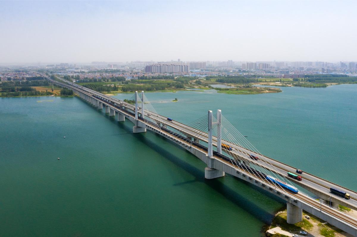 中国跨海跨江跨河桥梁世界第一,中国建的高难度桥梁
