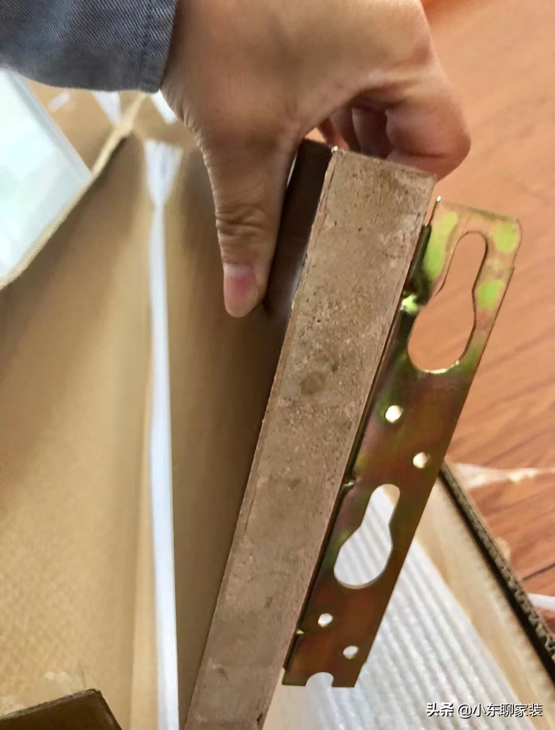 选床实木好还是软包好,买实木床买什么样的床最好