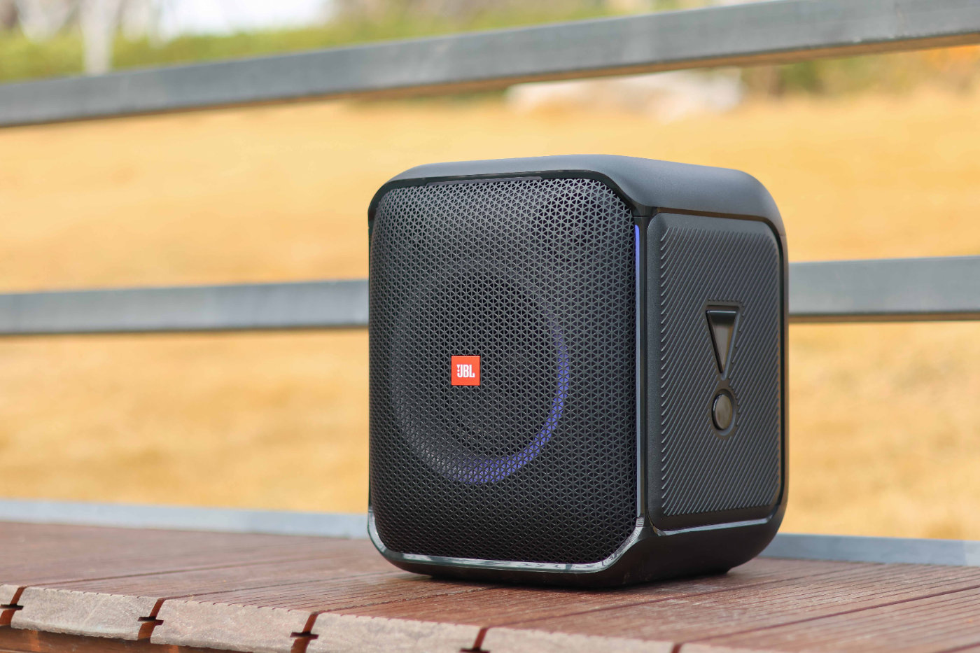 jbl欢唱版音箱评测,无线蓝牙双话筒音箱