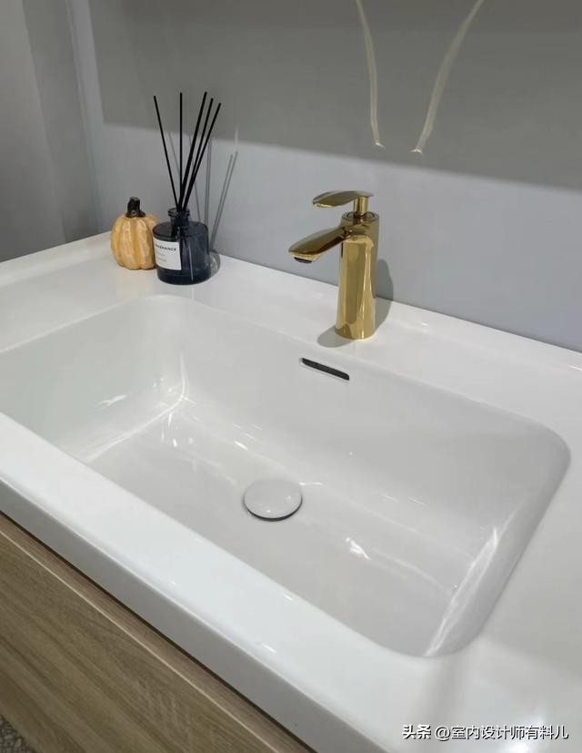 其实装修的很多坑都是设计不到位,装修入住后才发现没用的设计