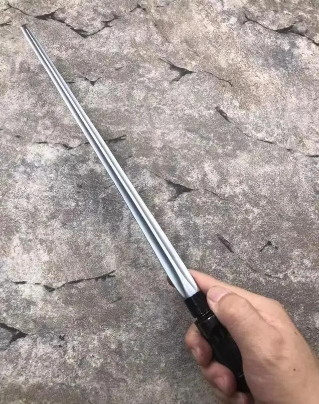 扎完伤口就无法愈合？还被联合国禁用？为什么三棱*刺军**会被淘汰？