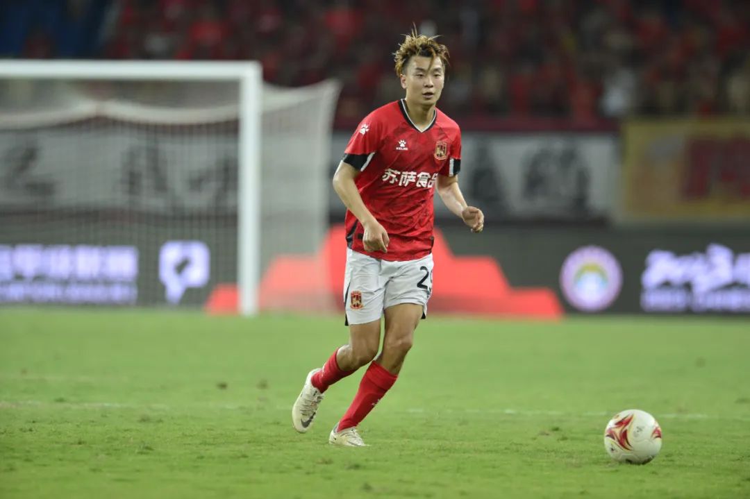 中甲冲超之战青岛九牛,中甲战报广州队