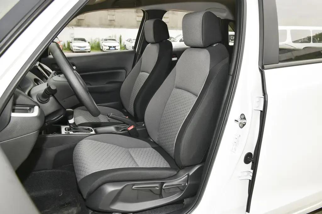 本田飞度优缺点测评,7万块的本田飞度最低配值得买吗