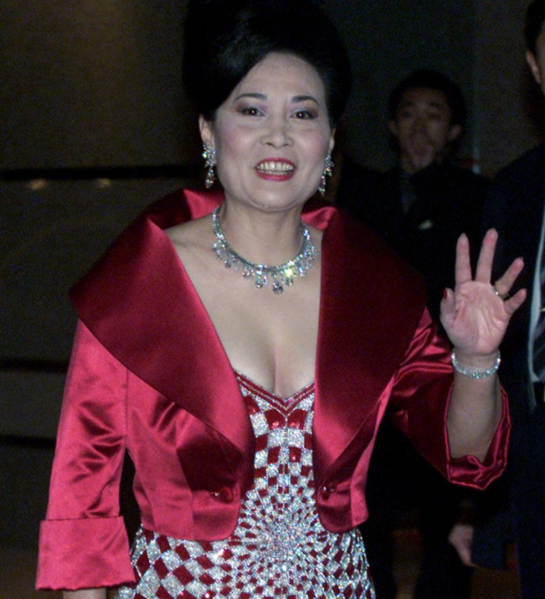 蓝琼缨因为什么去世,赌王二太蓝琼缨传奇的一生