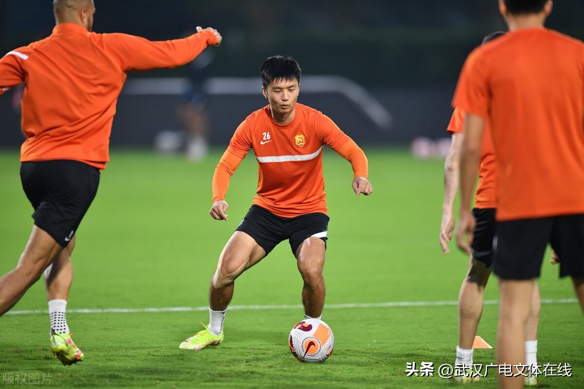 李金羽精彩进球,李金羽攻进联赛第100球