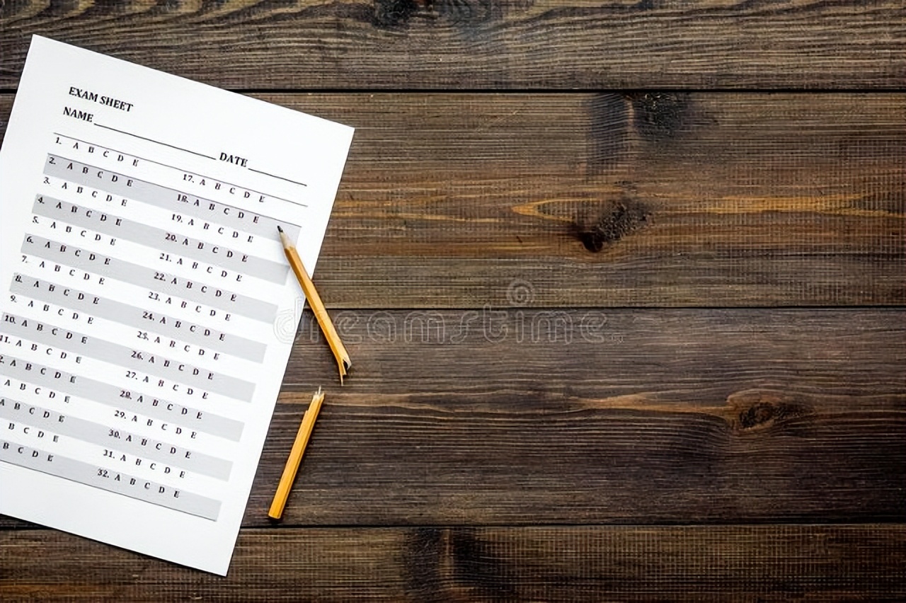 怎么用excel表制作学生个人成绩条,学生成绩表与统计图配对