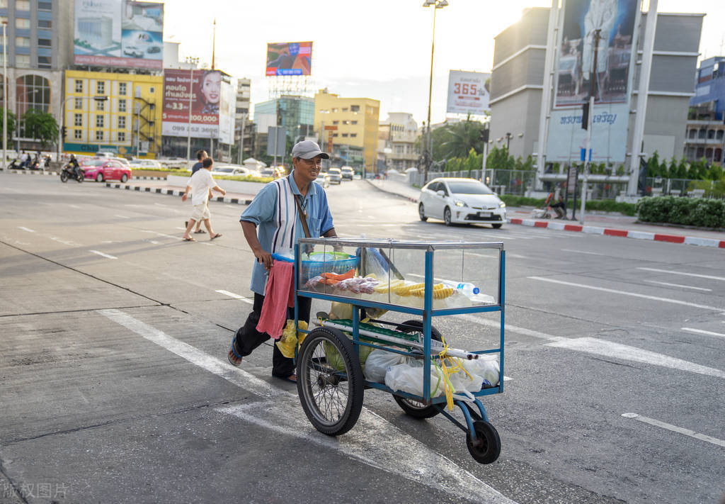 被男子轻易的忽悠,被人反复忽悠