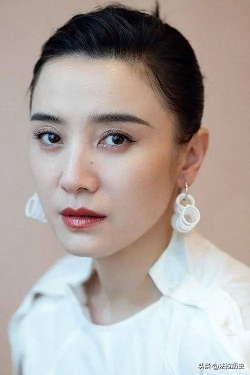 宋佳三段感情生活,41岁宋佳与大7岁绯闻男友